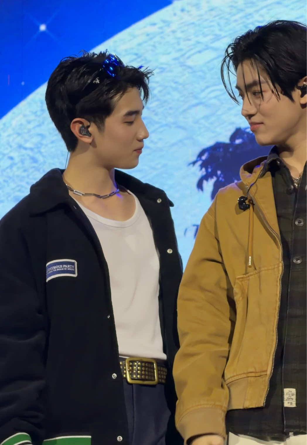 เจ็บเมื่อไหร่เวอร์ชั่นเวียดนามมันฮ็อทมากกก @แอลม่อนไม่ใช่อัลม่อน @___progresss___  #APFANDAYxVIETNAM #GMMTVFANDAY26 #almondbabybigboy #progresspassawish 