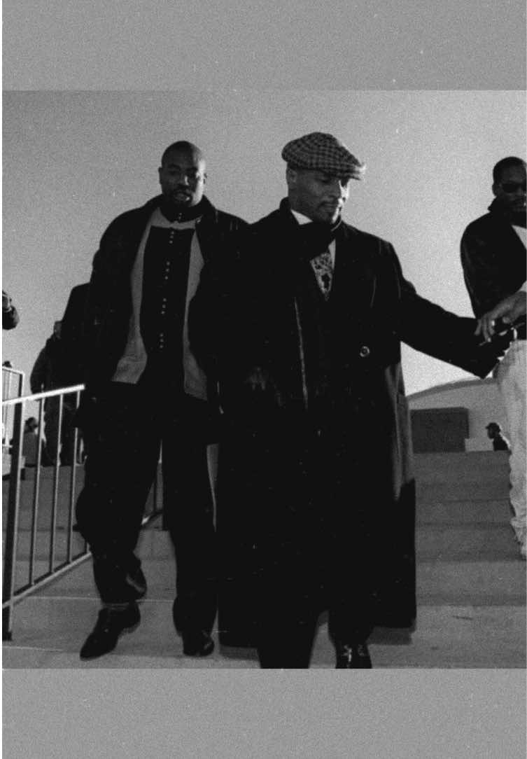 Mike Tyson : Trận đánh đầu tiên của ông trên đường phố là để bảo vệ một con chim bồ câu yêu quý của mình bị một kẻ bắt nạt bắt đi và ông đứng lên chống lại tên đó.#fyp #xhtiktok #boxing🥊 #boxing #viral 