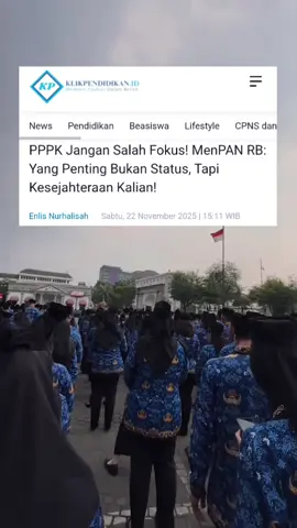 KLIK PENDIDIKAN - Isu pengalihan PPPK menjadi PNS kembali menjadi topik panas di kalangan ASN kontrak. ‎Banyak yang mulai berharap wacana itu benar-benar masuk dalam revisi UU ASN yang sedang dibahas DPR. ‎Namun MenPAN RB Rini Widyantini justru memberi penekanan berbeda soal arah kebijakan pemerintah. ‎Rini menegaskan bahwa status bukanlah inti persoalan yang sedang diperbaiki pemerintah saat ini. ‎“Yang paling penting itu menurut saya bukan masalah status,” ujar Menteri Rini pada Selasa, 18 November 2025. ‎Ia menjelaskan bahwa pemerintah sedang fokus membangun sistem kesejahteraan ASN yang lebih setara. ‎“Baik PNS maupun PPPK itu punya pekerjaan yang sama-sama melayani publik,” kata Rini menekankan tanggung jawab mereka. ‎Menurut Rini, PPPK tidak boleh menganggap dirinya pegawai kelas dua dalam struktur ASN. ‎Ia justru menegaskan bahwa perannya sama pentingnya dengan PNS dalam menjaga pelayanan publik. ‎Rini kemudian mengingatkan bahwa pengangkatan PNS tidak bisa dilakukan sembarangan tanpa memperhitungkan dampak jangka panjang. ‎“Untuk jadi PNS itu bekerja sampai lebih dari 30 tahun, jadi harus diperhitungkan,” jelasnya. ‎Ia menyebut hitungan fiskal menjadi salah satu faktor besar yang tak boleh diabaikan pemerintah. ‎Selain itu, proses seleksi tetap menjadi pintu utama dalam semua kebijakan status ASN. ‎“Menurut saya tentunya harus disesuaikan dengan peraturan perundang-undangan,” kata Rini menjelaskan dasar hukumnya. ‎Dengan begitu, setiap kebijakan baru tetap mengikuti prosedur seleksi yang berlaku saat ini. ‎Rini sekaligus menepis anggapan bahwa pemerintah akan membuka jalan instan bagi PPPK untuk menjadi PNS. ‎Ia memastikan perubahan status jika pun pernah dibahas harus dihitung, dirumuskan, dan diuji berdasarkan aturan resmi. Katena itu, PPPK tidak terjebak pada euforia status yang belum tentu bisa diwujudkan. ‎Ia menegaskan bahwa peningkatan kesejahteraan justru menjadi fokus besar yang akan dirasakan ASN secara langsung. ‎Rini juga menjelaskan bahwa PPPK bekerja dengan pola mirip PKWT di sektor swasta, dengan kontrak dan perpanjangan berkala. ‎Struktur ini menurutnya bukan kelemahan, tetapi bentuk profesionalitas yang bisa diperkuat melalui kompetensi. ‎Ia meminta PPPK untuk memusatkan energi pada peningkatan kemampuan dan kinerja harian. ‎Rini menegaskan bahwa pelayanan publik yang baik hanya bisa terwujud jika ASN tidak terseret ekspektasi yang berlebihan soal status. ‎Dengan pesan itu, perdebatan soal status diharapkan tidak mengaburkan isu besar yang sedang disiapkan pemerintah. #pppk #pppk2024 #asn #honorer