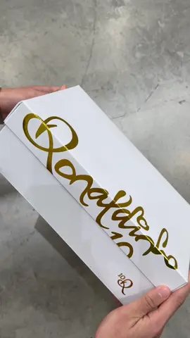 Nike Tiempo Legend RGN “TOUCH OF GOLD” 💛🤙 La bota de Ronaldinho vuelve a brillar para la nueva generación de PLAYMAKERS ✨ 👀 10.12 en Futbol Emotion! #futbolemotion #nikefootball #tiktokfootballacademy #ronaldinho #footballboots