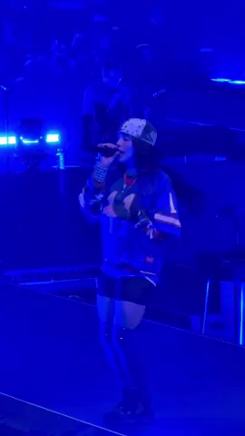 lunch 😋 San Francisco N1 @BILLIE EILISH  📹: dannipop_4913 #billieeilish #billie #lunchbillieeilish #hmhas #hmhastour 