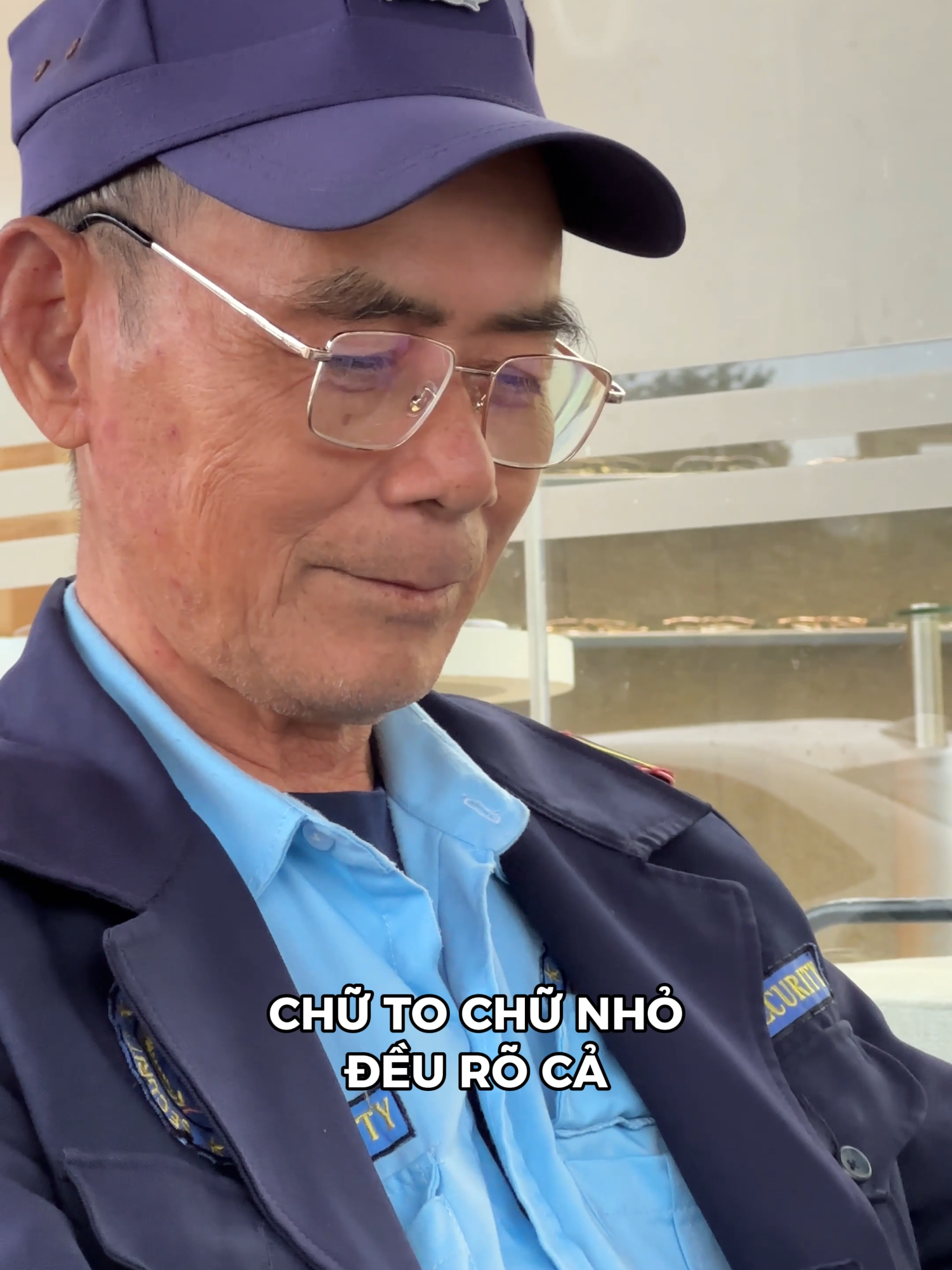 KÍNH LÃO CHO NGƯỜI LỚN TUỔI - NHÌN RÕ HƠN, SỐNG TRỌN VẸN HƠN Kính lão đồng giá 𝟐𝟑𝟗𝐊 và miễn phí vận chuyển trên toàn quốc! 𝐘𝐨𝐮𝐫 𝐄𝐲𝐞𝐬 luôn có sẵn đầy đủ các mức độ từ 𝟏.𝟎 đến 𝟐.𝟓, giúp khách hàng nhanh chóng tìm được chiếc kính phù hợp mà không phải chờ đợi hay đo đạc phức tạp! #YourEyes #KinhLao #KinhMatDaNang #KinhThoiTrang #KinhChoNguoiLonTuoi #KinhLao239K #GongKinhMission #KinhDocSach