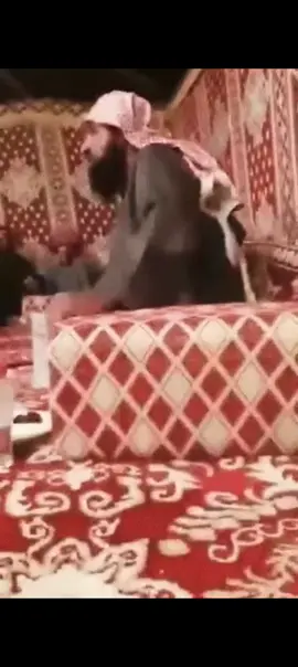 بدا وقت الفتن يطلع عسى الله يصلح الاحوال / راجح العجمي  #راجح_العجمي_رحمه_الله #شعر #حديث 