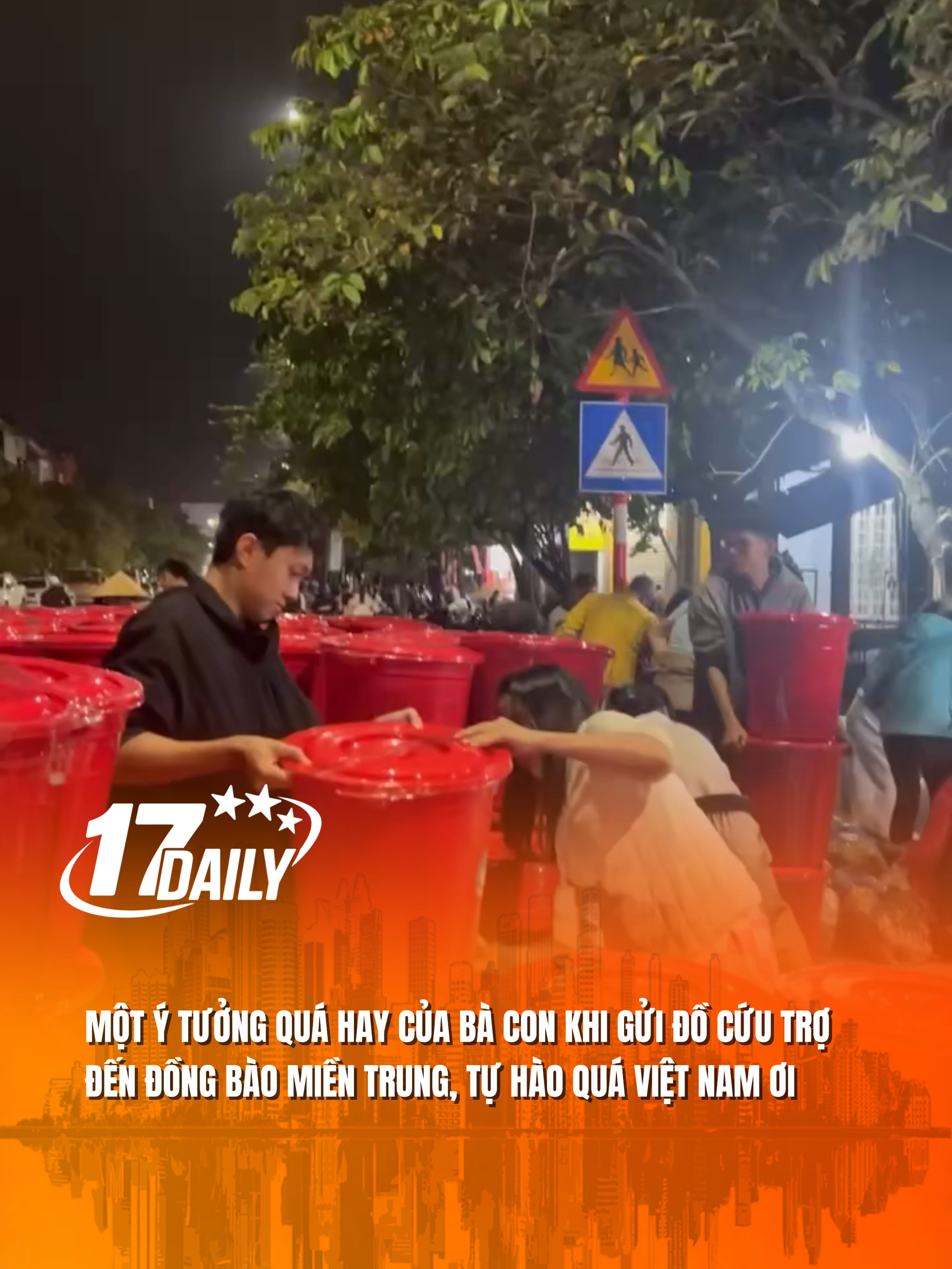 Một ý tưởng quá hay của bà con khi gửi đồ cứu trợ đến đồng bào miền trung,  tự hào quá Việt Nam ơi. #17daily #17network #lulutmientrung #cuunancuuho #lũlụt