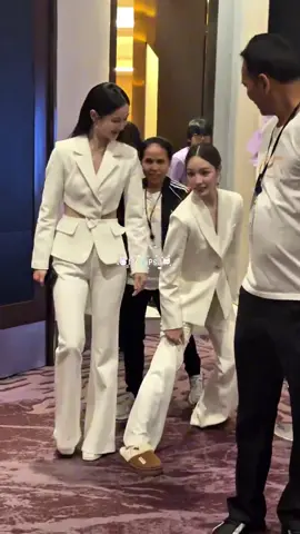 nhỏ khoe dép đẹp 5555 #tknur #nurdesoraya #tkphinyanech #hetran5689 #xuhuong 