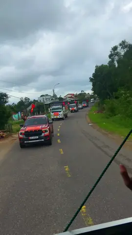 Tầm này ra đường, xa lạ gì cũng trở thành quen, cùng chí hướng cứu trợ đồng bào lũ lụt 🫶🫶 #huongvemientrung #78 #xhtiktok 