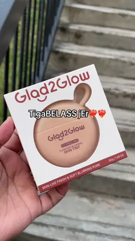 #glad2glow 