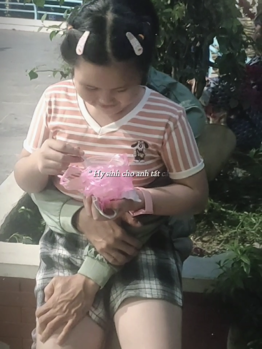 Em thua cô ta thật òi. Nhưng oem vui khi A thương cô ta 😘😘😘