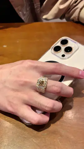 Anh Zai lên tay ổ nhẫn vàng gold viên chủ 7,2ly vừa đẹp vừa phong thuỷ #xuhuong #moissanite #tajewelry #trangsức #phongthuỷ 