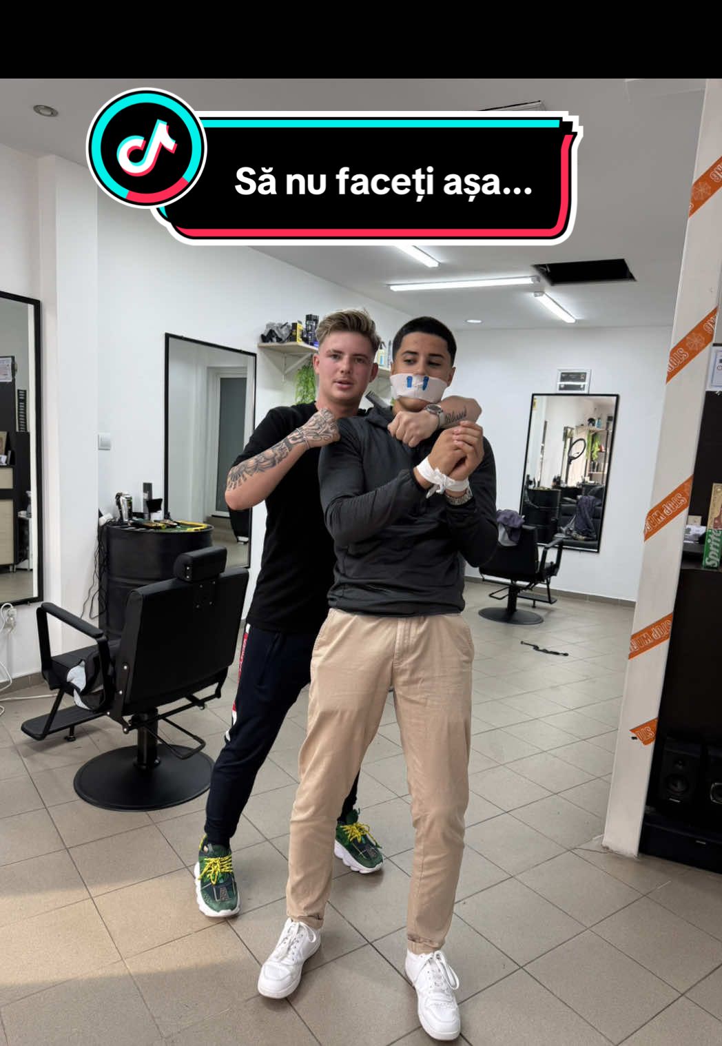 IG: gavrila_madalinn #ramnicusarat #buzau #frizer  #prank #bani 