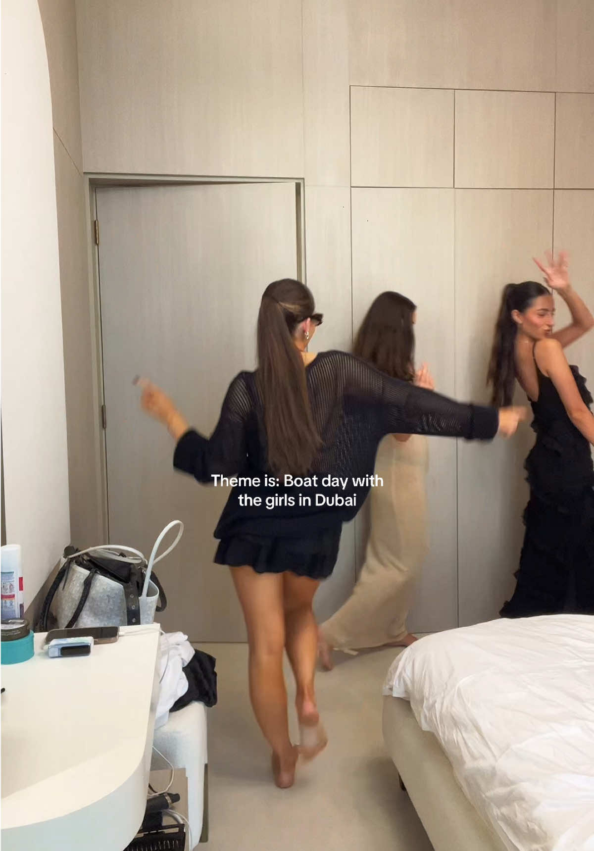 Outfit check🖤 @L @Ru @Sophie Buxton #dubai #boatday #OOTD #fitcheck #fyp 