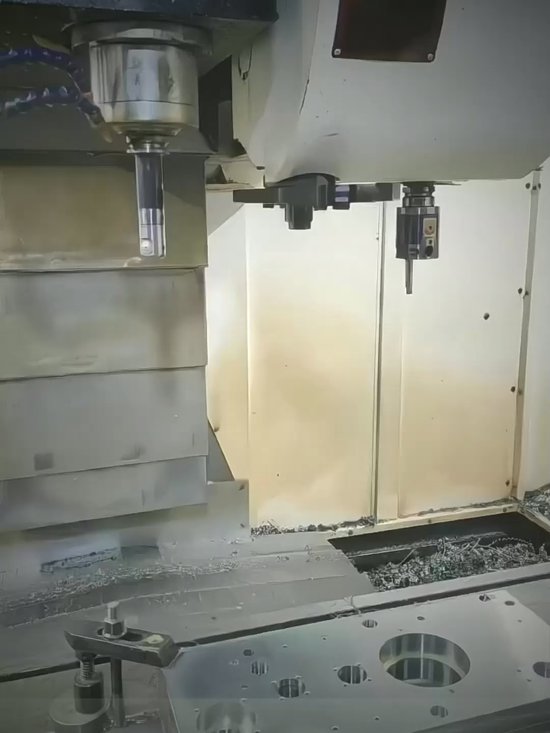 Is the machine tool losing its temper?#cnc #cnclathe #cnctools #cncmachining #carbide #cncmachine