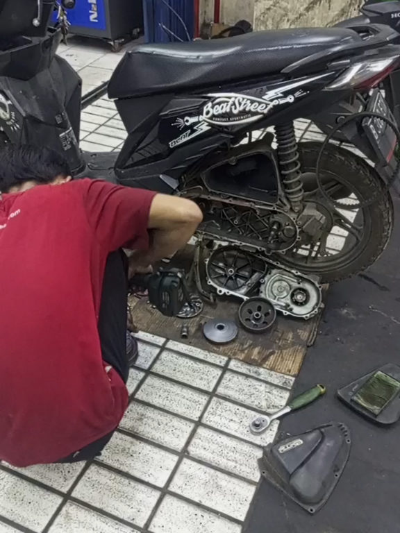 Kerja yang kelamaan atau Libur yang kecepetan? 😭