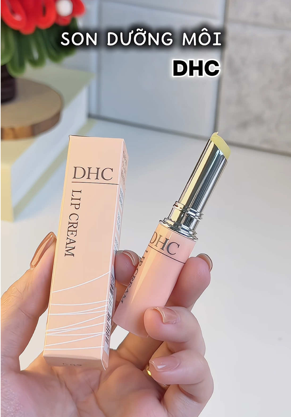 Dưỡng môi quốc dân DHC của Nhật , dùng yên tâm đang có trợ zá okila lắm , luôn nằm trong nhóm những loại dưỡng môi tốt.  #sonduongmoi #dhc #dhcvietnam #duongmoidhc 