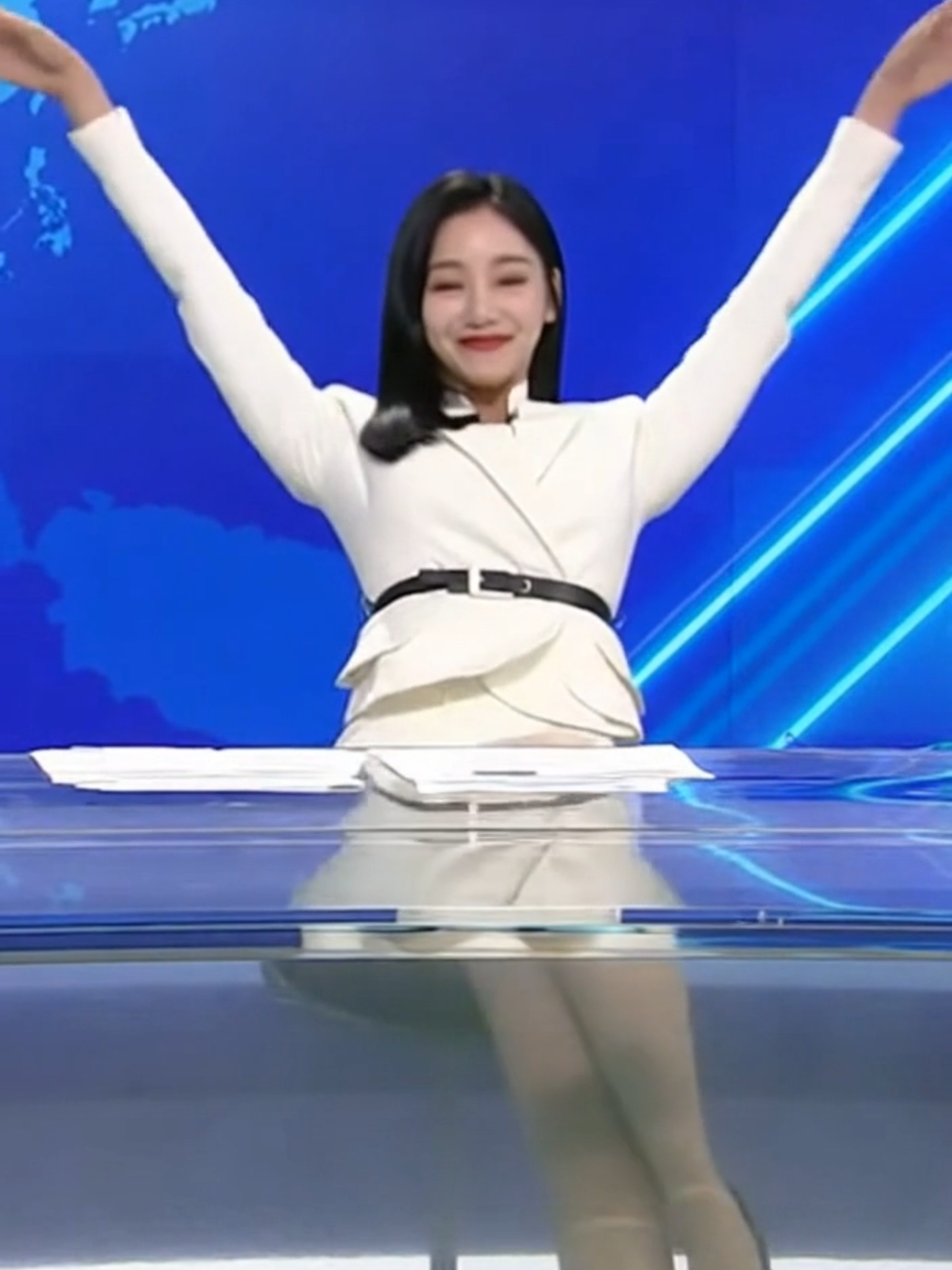 뉴스보다 웃긴 🤣 아나운서 방송사고 레전드 모음! #뉴스사고 #아나운서 #레전드 #웃참실패 #마이크ON #방송인 이 영상은 AI로 만든 창작물입니다. 재미로 즐겨주세요! #AI돌멩이 #핵꿀잼 #실수연발 #찐텐 #공감백배 #인간미폭발 English Funnier than the news itself 🤣 Announcer broadcast blooper legendary compilation! #NewsAccident #Announcer #Legendary #LaughFail #MicON #Broadcaster This video is an AI-created content. Enjoy for fun! #AIDolgeMengi #SuperHilarious #MistakesGalore #RealVibes #Relatable #HumanityExplosion 日本語 ニュースより面白い 🤣 アナウンサー放送事故レジェンド集！ #ニュース事故 #アナウンサー #レジェンド #笑いこらえ失敗 #マイクオン #放送関係者 この動画はAIが作成した創作物です。お楽しみください！ #AIドルメンギ #超爆笑 #ミス連発 #本気モード #共感度MAX #人間味炸裂 中文 比新闻本身还搞笑 🤣 主播播出事故传奇合集！ #新闻事故 #主播 #传奇 #憋笑失败 #麦克风ON #广播员 此视频是AI创作内容。请开心观看！ #AI石头昵称 #超级好玩 #失误连连 #真情流露 #共鸣感 #人情味爆发