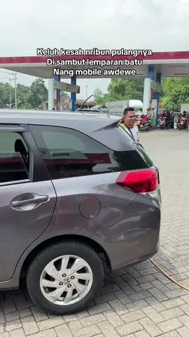 Di give watu nang suporter sebelah 🤣 #persebayafans #bonekmania #persebayasurabaya #bonita #persebayasurabaya🐊💚 #fypシ゚ #fypage #fyppppppppppppppppppppppp 