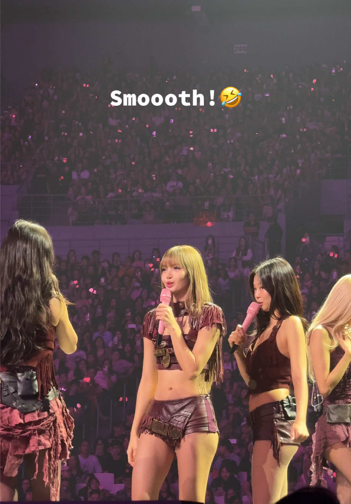 So cuteeee! 😭#Jenlisa #jennie #lisa #BLACKPINKinBULACAN 