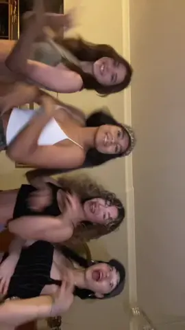 captionu siz bulun biz bulamadik 🥲 #big5türkiye @beril @Ela Ertürk @user59305491833 