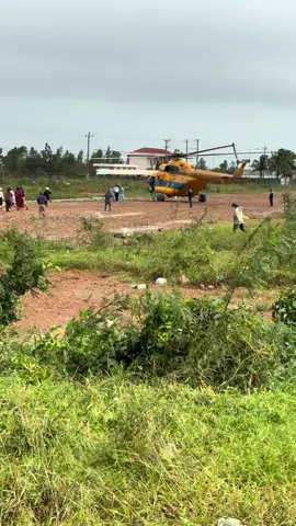 Trực thang  cứu trợ Đong  Hòa 