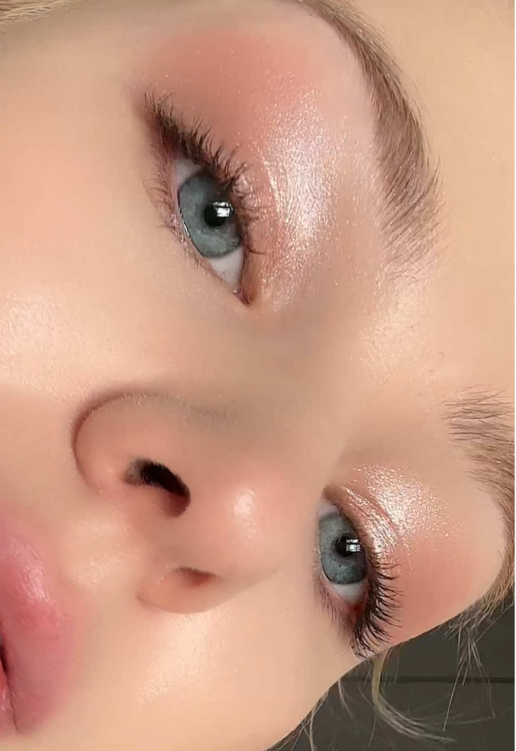 tom ford dupe 🤫 #eyeshadow #BeautyTok #makeuptutorial #MakeupRoutine #eyeshadowhacks 