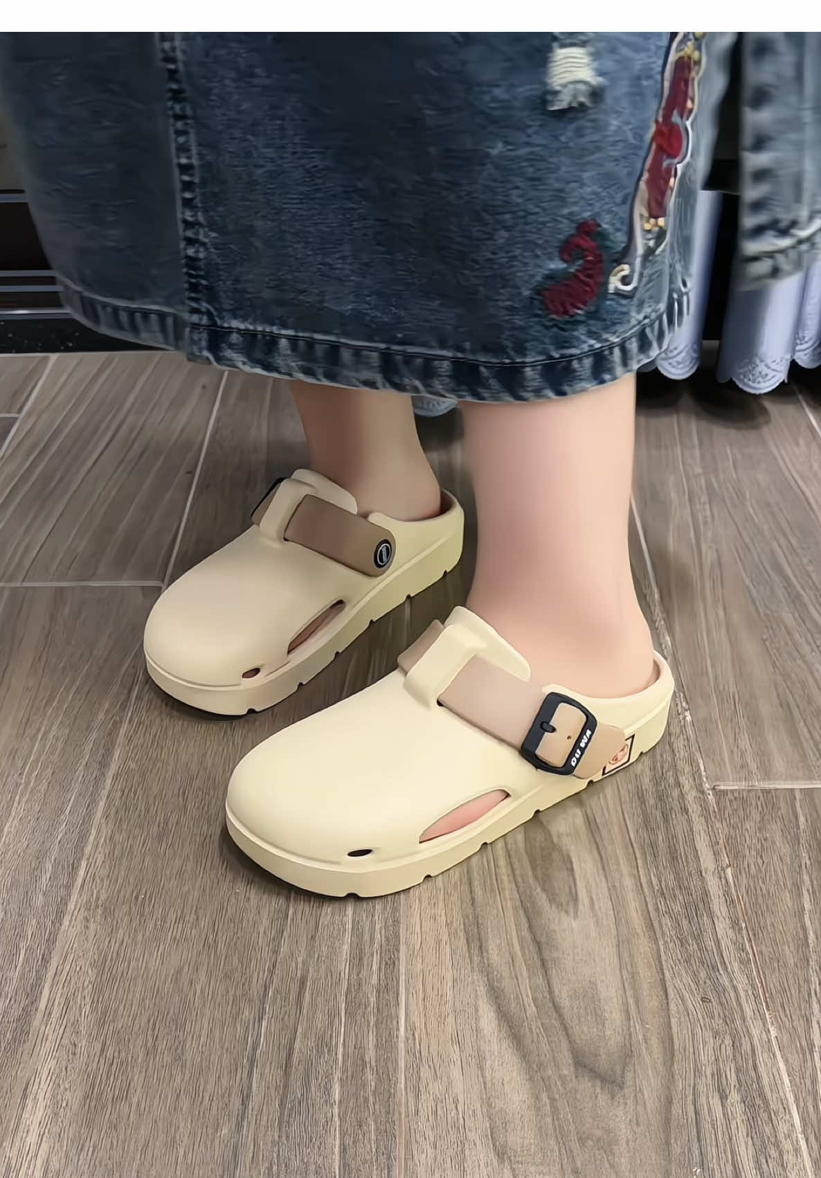 Dép sục lười, xỏ vào là đi thôi nè, siêuu nhẹ siêuu êm #depsucnu #depsuc #giaysuc #depxinhgiare #duwa 