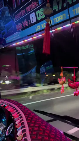 Dắt nhau về ngày cuối tuần😄#CapCut #TikTokAwardsVN #laligachampion #xekhachvietnam #xuhuongtiktok @hoppham999 