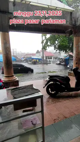 hujan lebat sudah 7 hari...bikin sepi pasar pariaman kota...parkiran mobil psar pariaman..#promomakanharian #fyp #Pengikut #tiktoklive 