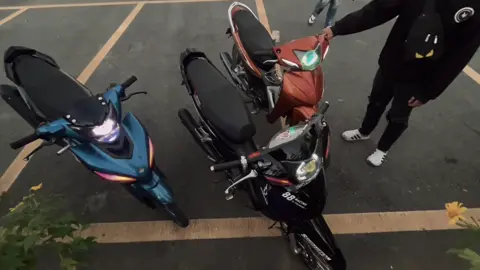 Bavi ai gặp đội nhà mình k ạ@ᶜᵒ̛̀ ᵃᵐ ᶜᵃᵐ 🍊 @dưn 🥲 @Quynhh Anhh🐻 @Tr Quang Cường #xuhuongtiktok #lc135malaysia #w110kieng #xuhuong 