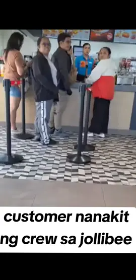 isang customer ang nanakit ng crew sa jollibee sa mababaw na dahilan🤭 hindi daw masarap ang sauce ayon sa mga saksi😄 #jollibee #bidaangsaya #fyp #trendingvideo #ctto 