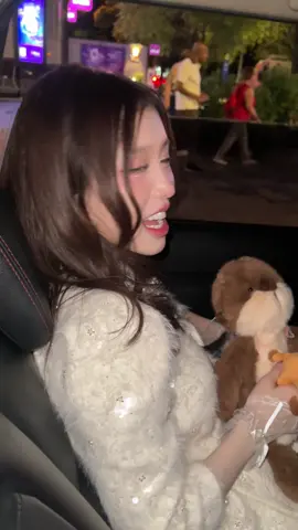 Trộm vía bé chơi ngoan 🐪💕🤏🏻  #HanSara 