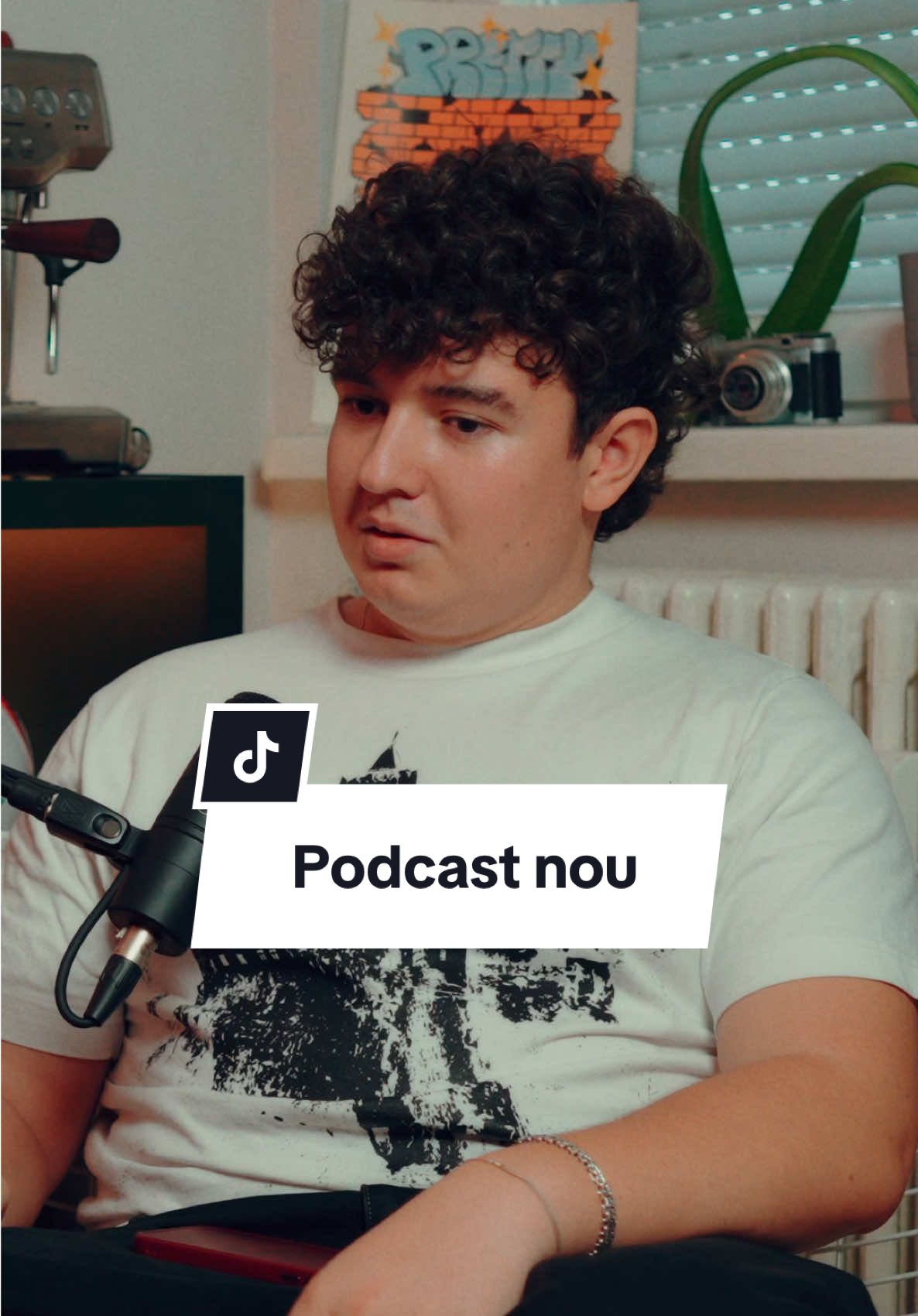 Clip integral pe Youtube - subscribe acolo ca vin multe videoclipuri si podcasturi misto! #hottakespodcast #hottakes #muzica 