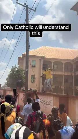 ✨👑 Christ the King 👑✨ Today we remember the One who reigns not with power, but with love, mercy, and sacrifice. A King who lifts the broken, heals the hurting, and welcomes every heart home. May His peace guide our steps and His truth shape our lives. Jesus doesn’t just rule the world He reigns in hearts. Let Him reign in yours today. ❤️✨ #ChristTheKing #JesusReigns #FaithTok #KingOfKings #SundayInspiration 