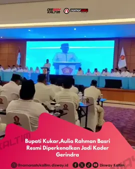 Bupati Kukar Aulia Rahman Basri yang sebelumnya kader PDI-Perjuangan,kini resmi berada di partai besutan Prabowo Subianto  Selain Aulia,juga ada  Bupati PPU,Mudyat Noor yang resmi diperkenalkan sebagai Kader Partai Gerindra. Hal terlihat dari Rapat Kerja Daerah (Rakerda) yang digelar di Puri Hotel Senyiur, Jalan Ruhui Rahayu, Samarinda, Minggu (23/11/2025). Ketua DPD Gerindra Kaltim,Seno AJi Resmi memperkenalkan kedua Bupati tersebut.  Selengkapnya hanya di Nomorsatukaltim Reporter : Ari / Disway Kaltim #bupatikukar #auliarahman #kadergerindra #kalimantantimur #news              