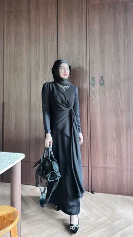 dress cantik dari @fsbusana #CapCut #outfitideas #ootdfashion 