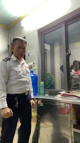 Kỹ thuật né đòn và oánh yết hầu địch