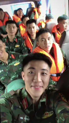 Hình ảnh quen thuộc của bộ đội sau mùa lũ              #bodoi #quandoi #qdndvn #xuhuong #trending 