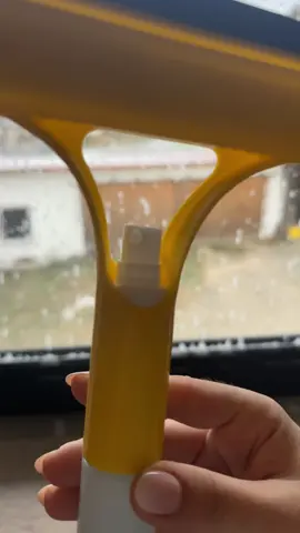 Adooor ❤️Chiar e practic , am spalat toate geamurile din casa in mai putin de jumatate de ora ❤️