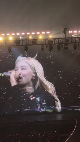 You can feel Rosie’s heart singing this song. it’s as if you want to hug and tell her, “you are the number 1 girl! you showed and gave your best even you’re sick. Thank you so much @ROSÉ…❤️ always my bias wrecker.☺️ #number1girl #blackpinkinyourarea #deadlineworldtour D-1