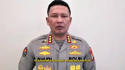 Hai Sobat Polri, Kabid Humas Polda Metro Jaya Kombes Pol. Budi Hermanto S.I.K., M.Si. menjelaskan tentang bideo Viral yg dimana ada seorang Pria yg bersitegang pada saat satu unit kendaraannya akan ditarik.  Polda Metro Jaya menyampaikan informasi dan fakta bahwa  yg pertama adalah Saudara MAF ataupun orang tuanya sebagai anggota Propam Polda Metro Jaya. yg ke dua Polda Metro Jaya juga meluruskan bahwa satu unit kendaraan tersebut adalah hasil takeover kredit jadi bukan merupakan barang bukti dalam proses hukum di Polda Metro Jaya. Saat ini Petugas masih mendalami untuk meminta keterangan saudara MAF karena yg bersangkutan masih berada di Yogyakarta. Kami akan menanyakan maksud dan tujuan dari saudara MAF mengeluarkan pernyataan dari akun yg kami terima beredar dimasyarakat.  Polda Metro Jaya menyampaikan penjelasan ini untuk meluruskan informasi sehingga tidak bias dimasyarakat.  dalam video lanjutan terdapat video klarifikasi dari saudara MAF.  @prabowo @Listyosigitprabowo @kapoldametrojaya @adeary_millcop @divisihumaspolri @spripim.polri #kapoldametrojaya #poldametrojaya #polriuntukmasyarakat #JagaJakarta+