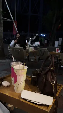 Thật ra mình đã rất hạnh phúc rồi được ăn no mặc ấm, không bệnh tật tai ương. Biết đủ là hạnh phúc rồi #xh #katinathaiphong 