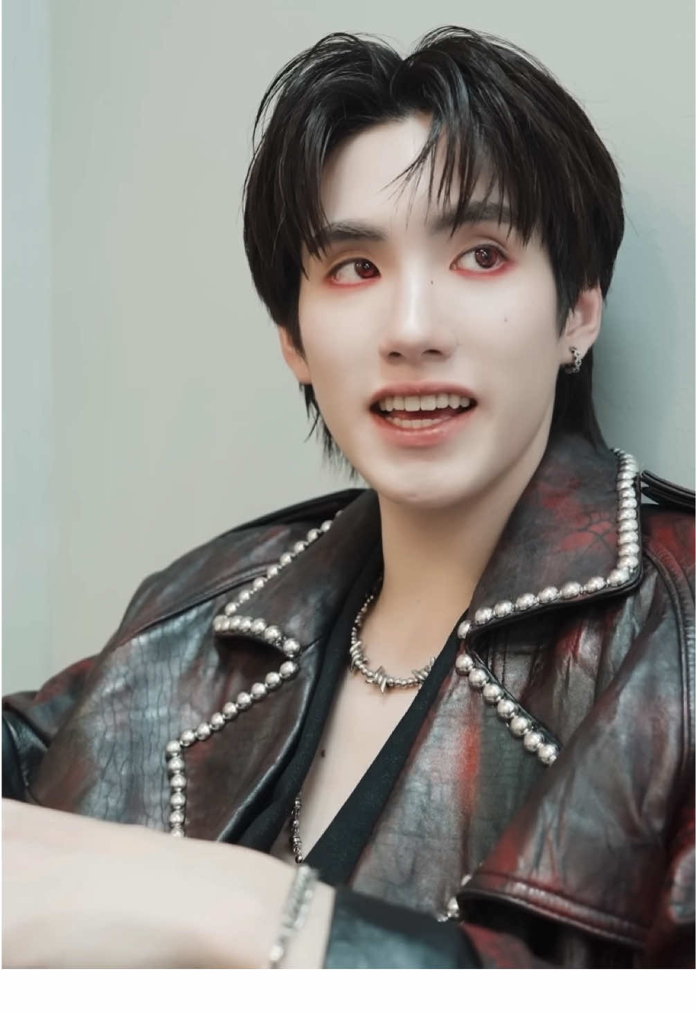 เดินแบบแฟนตาซี 5 ก้าว จะบิน จะกลิ้งมาหมด โต๋ยว้อยย5555555 #phutatchai #ภูธัชชัย 