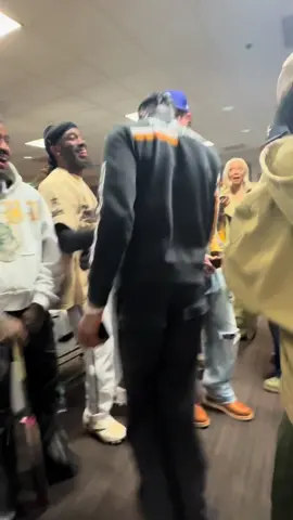 he knows the moves #travisscott #friday 