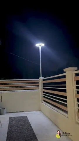Iba talaga pagka UFo solar lights ang ganda tingnan, tipid pa sa kuryente #solarlights #ufosolarlight #solarstreetlight #outdoorsolarlight 