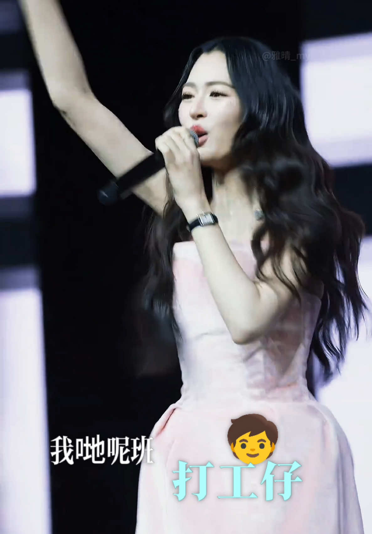 Haha 😆 Lingling hits those high notes! Cantonese vibes 🎶 Love this one 🎵 🥰 (半斤八两) @Lingling Kwong  #linglingkwong #หลิงหลิงคอง #linglingsirilak #00k  #hitsong 