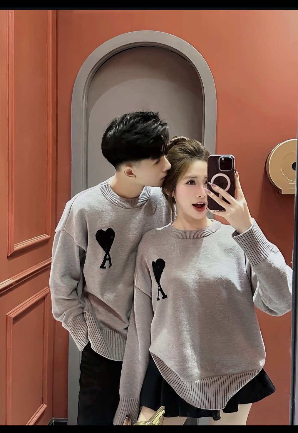 Áo đôi hình trái tim nè mấy bà . Áo Len Trái Tim Chất Len Dệt Kim Dày Dặn ❤️##aodoi##aodoihinhtraitim##aolendoi##aolen##xh