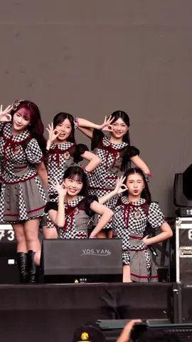 FANCAM Ella JKT48 - Arah sang cinta dan balasannya At Nu Highschoolfest 2025 @jkt48.ella.a   #ellajkt48  #nuhighschoolfest2025 #jkt48 #fyp 