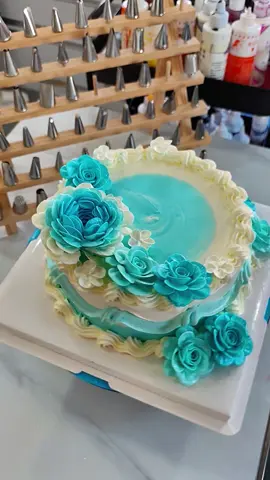 ပန်းလေးတွေနဲ့ အရမ်းလှနော်သော်🩵🩵#fyppppppppppppppppppppppp #cakedecorating #birthdaycakes #ရောက်ချင်တဲ့နေရာရောက်👌 #🌹🌹🌹🌹🌹🌹🌹🌹🌹🌹🌹🌹 