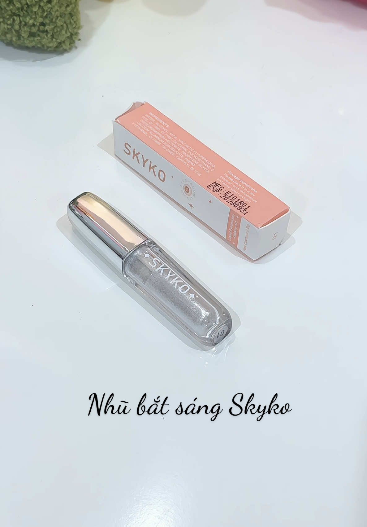 Nhũ bắt sáng rất cần khi makeup nha mấy bà #skyko #nhubatsang #makeuptips #xuhuong #viralvideo 