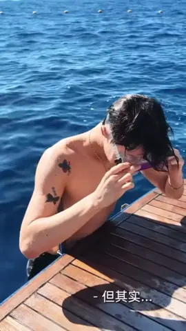 ลอยทะเล~~~ #ten #tenlee #tenlee_1001 