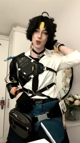 Stares at you with my big yellow orbs (🟡3🟡) #zenlesszonezero #AsabaHarumasa #edit #HarumasaCosplay 